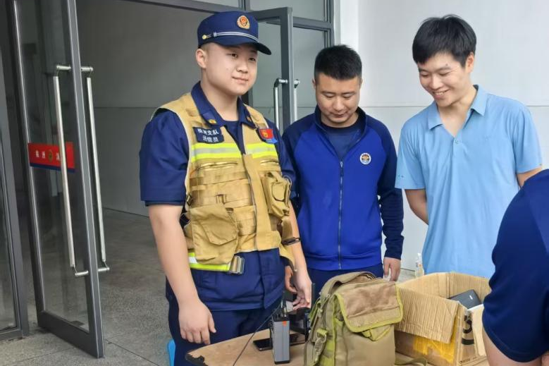 信息工程系教师走访消防实习基地勉励学子锤炼技能服务社会