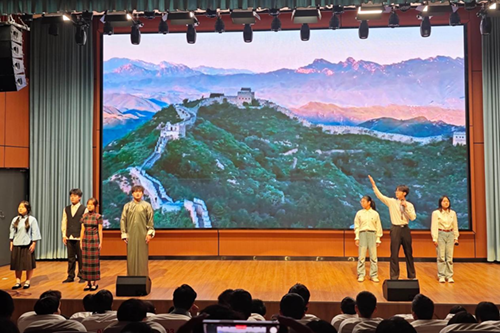 山河回响承壮志，和平颂歌诉初心——万搏体育举办纪念抗日战争胜利80周年朗诵比赛