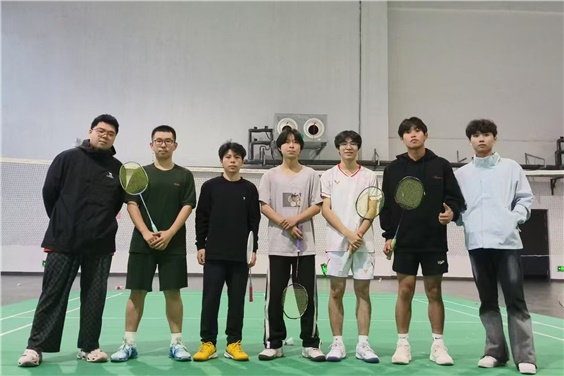 “羽球会友,心随羽动”---机械工程系举办第二届羽毛球赛